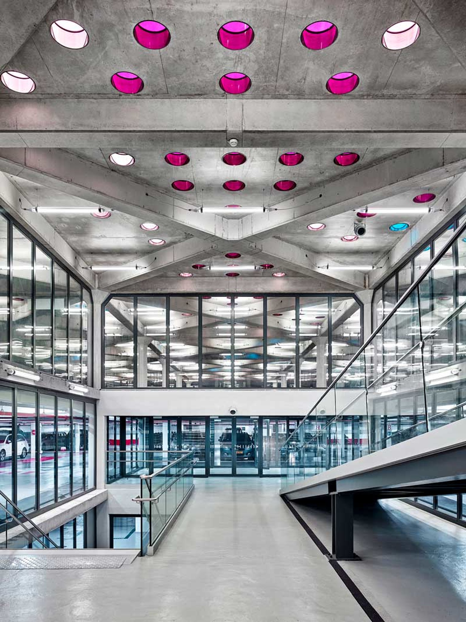 Slender fire protection construction in the Parking de la Gare in Nancy (France). Doors and screens made of forster fuego light and forster presto steel profiles.