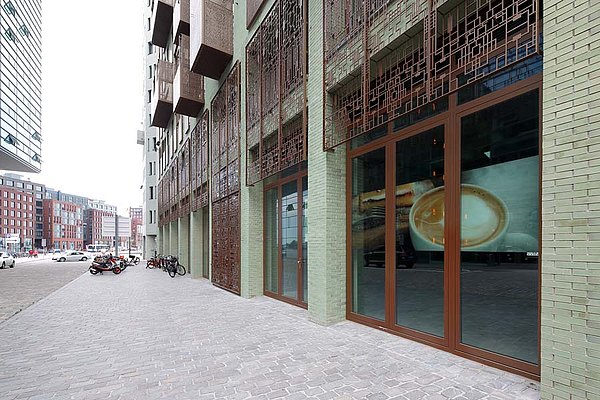 porte d'ingresso e vetrature a taglio termico in acciaio.
Sistema di profili: forster unico
Iidock Shops e Apartamenti, Amsterdam