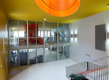 curtain wall in transom-mullion construction and fire-rated doors EI30, forster thermfix vario and forster fuego light
Indoor swimming pool Les Argoulets, Toulouse