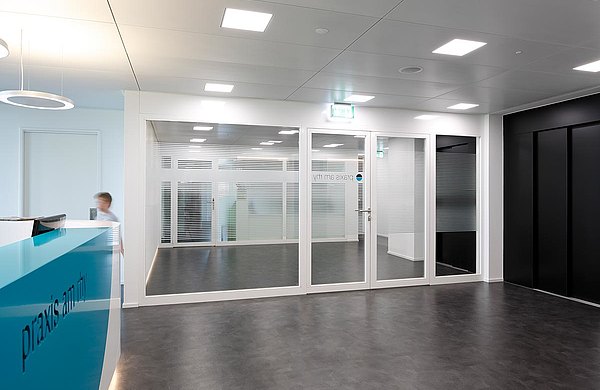 Barriere tagliafuoco EI30 ed EI60 come porte vetrate, e vetrature.
Sistema: forster fuego light
Edificio industriale e commerciale Schützenwiese, Svizzera