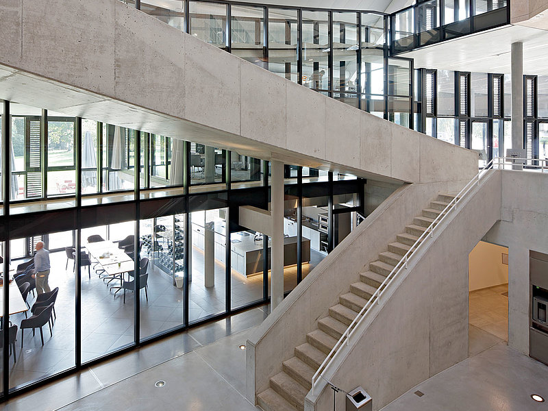 Brandschutzfassade mit Wärmedämmung, Carnal Hall, Schweiz Brandschutzfassade in Stahl mit Wärmedämmung, forster thermfix vario