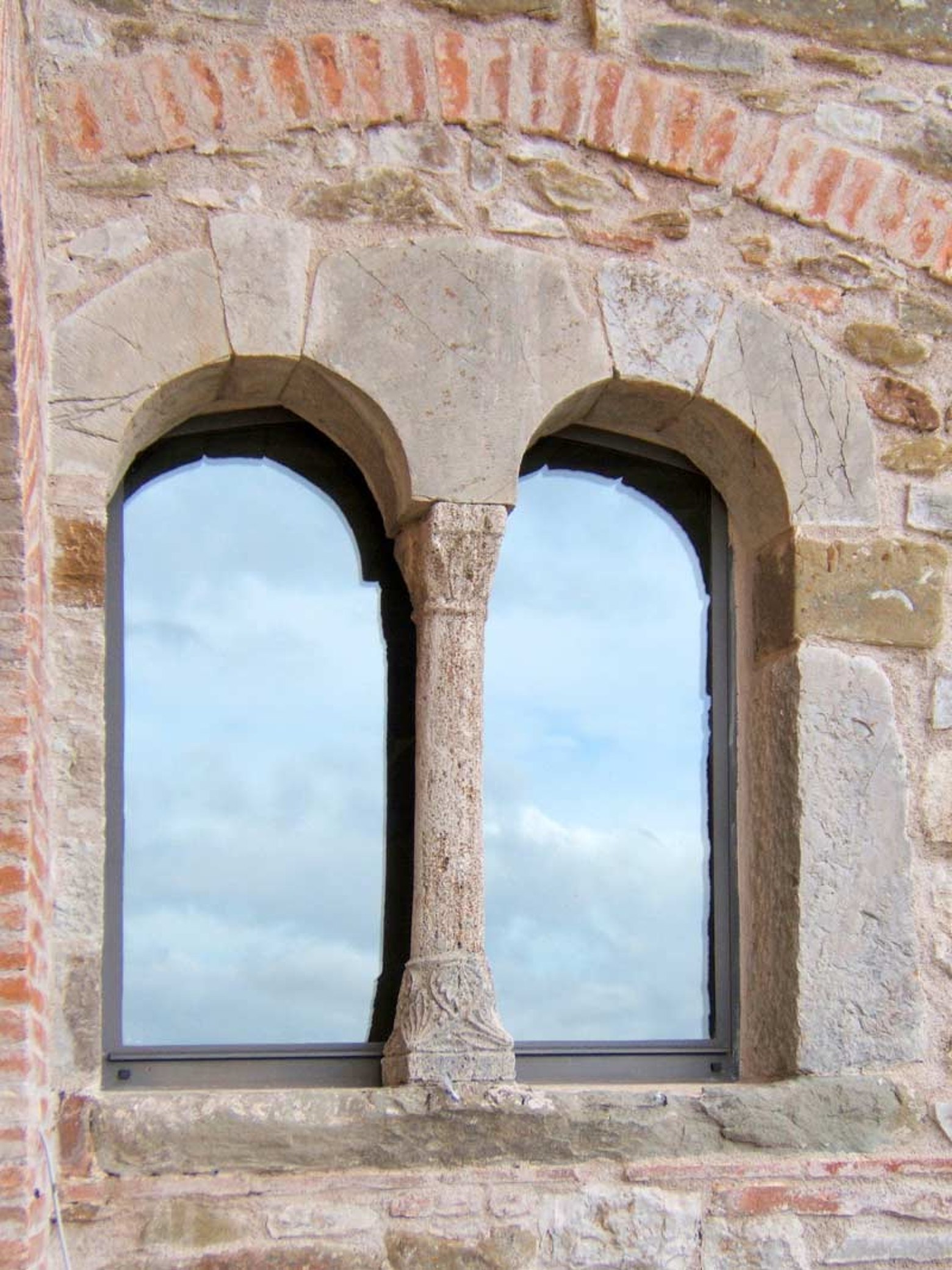 Windows without thermal insulation from forster presto
Castle in Civitella dei Conti IT-San Venanzo