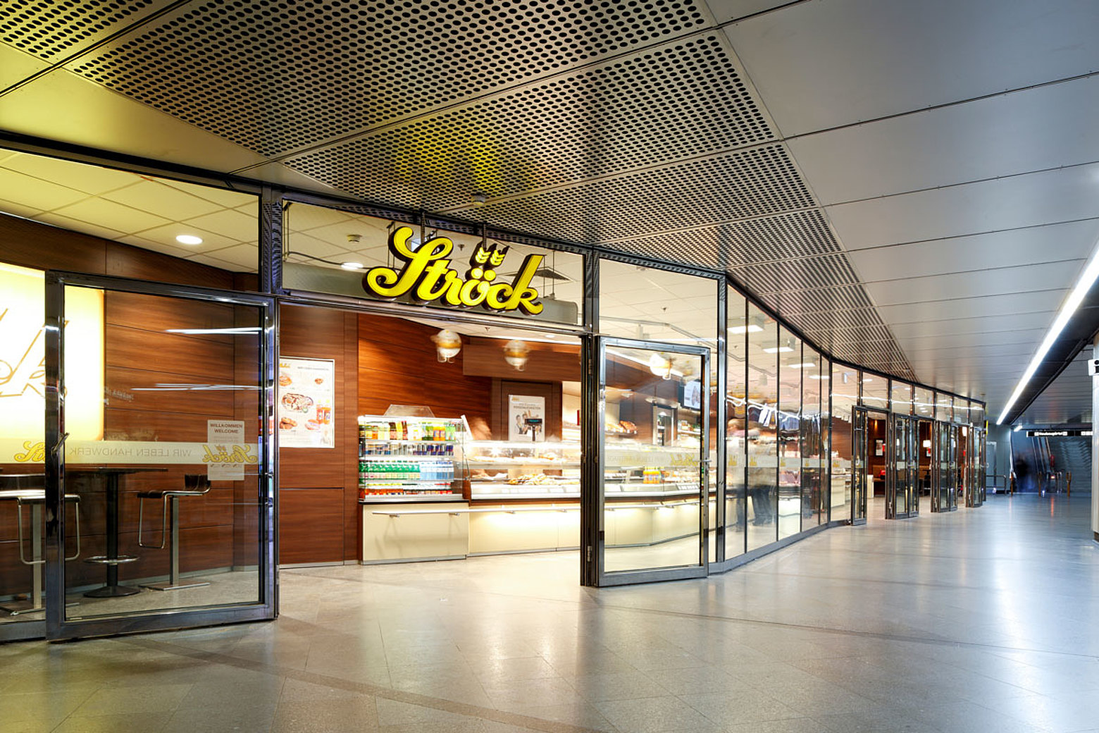 fire-resistant doors EI30 and glazing EI60, forster fuego light
Underground Stations Westbahnhof, Vienna