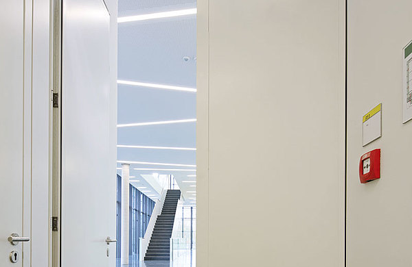 fire-rated sheet metal door with concealed hinges, forster fuego light
Technology Center for Microtechnology (University of Technology), Dresden