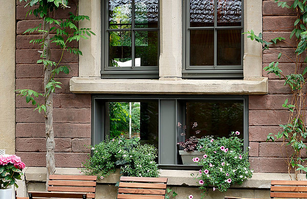 Thermally insulated windows, in parts with arched glazing, forster unico
Restaurant Leopold, DE