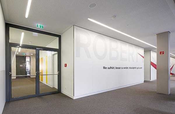 fire and smoke protection doors in steel made of forster presto steel profiles.
Secondary school Robert Bosch, Gemany