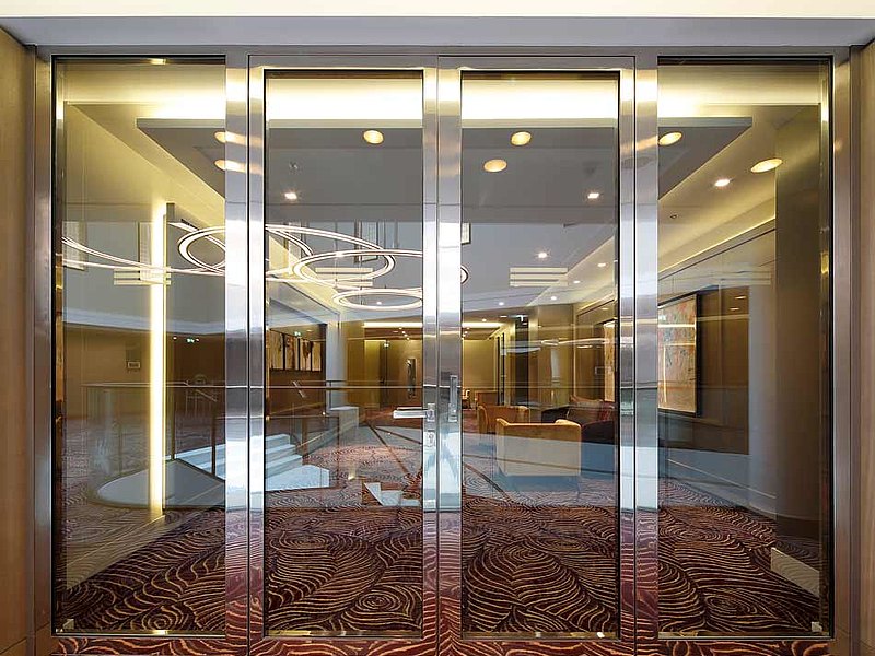 Fire-resistant glazed doors EI30 in stainless steel. The doors are made of forster fuego light steel profiles.
Hotel Waldorf Astoria, Berlin