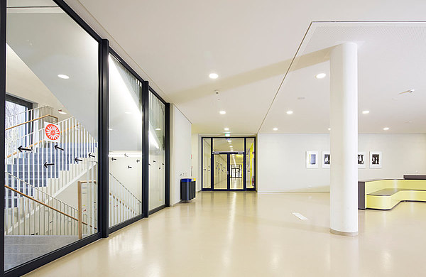 fire-resistant doors T30 and smoke-resistant doors RS in steel. Systems: forster fuego light and forster presto.
Secondary school Bürgerwiese, Dresden