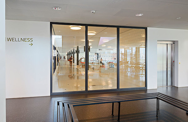 fire-rated glazing EI30 in steel, forster fuego light.
Sports Park Bergholz, Switzerland