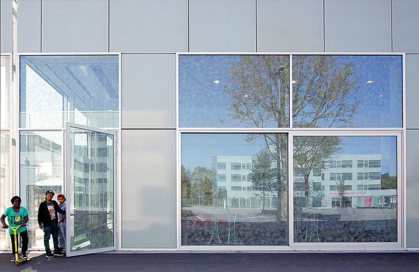 Steel doors and glazing with thermal break and burglary resistance RC2. The used profile system is forster unico. 
Campus Hooglvliet Amsterdam, The Netherlands