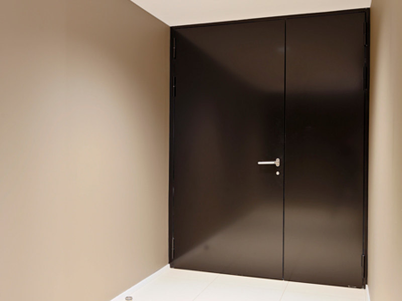 flush mounted fire-resistant steel door EI30.
System: forster fuego light
Hotel Säntispark, Switzerland