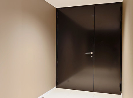 flush mounted fire-resistant steel door EI30.
System: forster fuego light
Hotel Säntispark, Switzerland