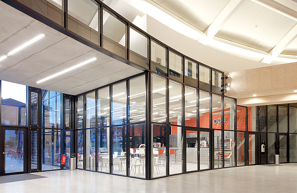 fire-resistant curtain wall in steel with thermal break, forster thermfix vario
Carnal Hall, Rolle