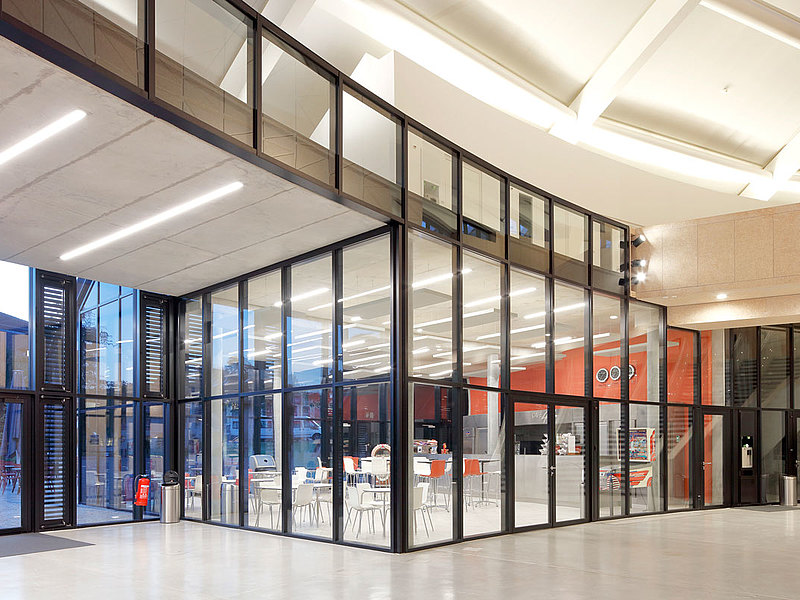 fire-resistant curtain wall in steel with thermal break, forster thermfix vario
Carnal Hall, Rolle